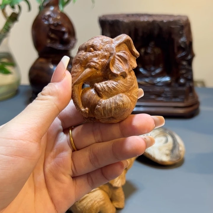 小***鱼木老山檀香小象摆件手把
