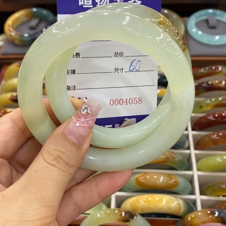 岫玉未镶嵌手镯D*手镯