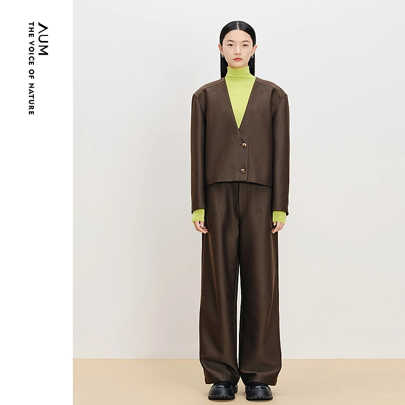 AUM噢姆气质时尚休闲设计感短款西装外套M1EG41718