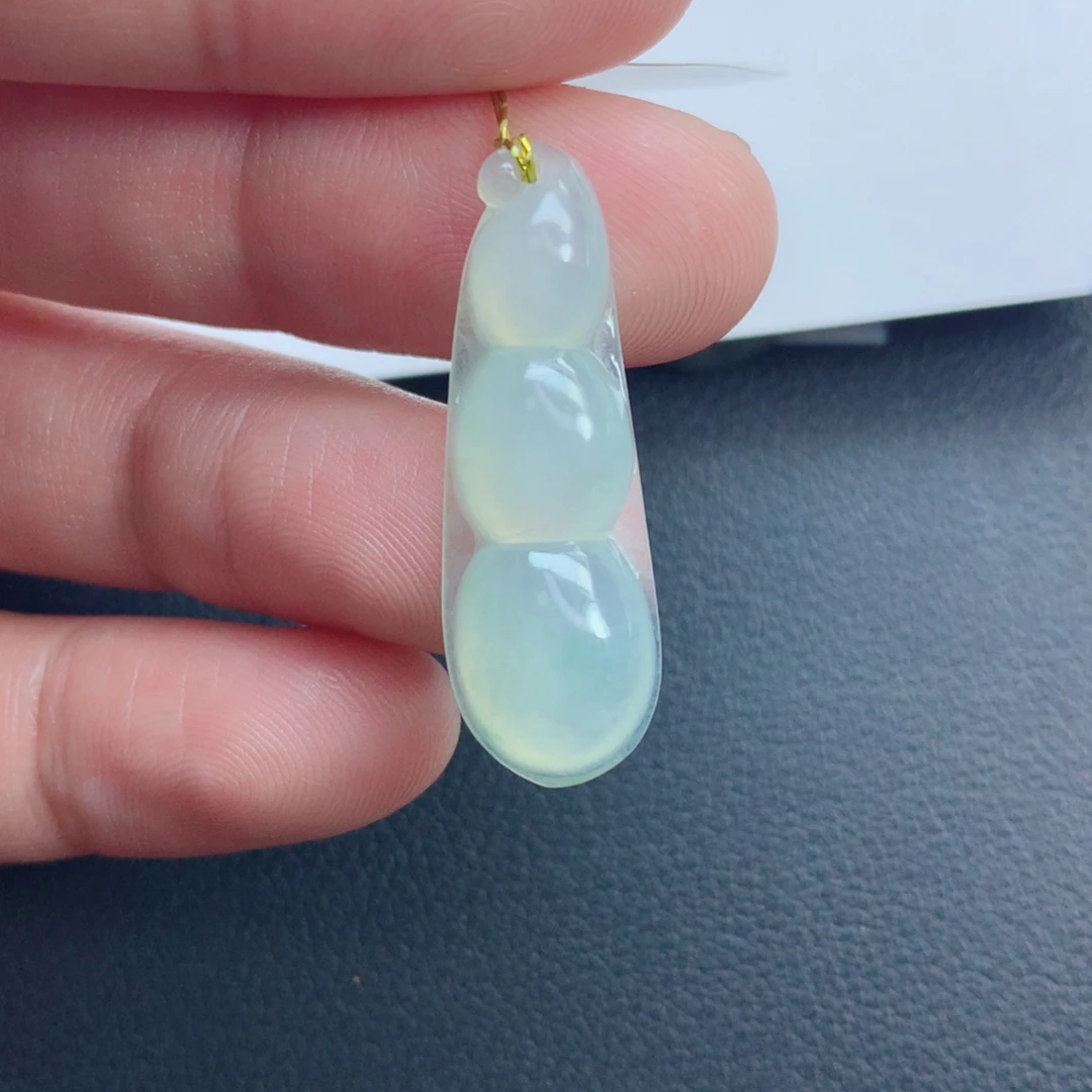 翡翠颈饰未镶嵌福豆