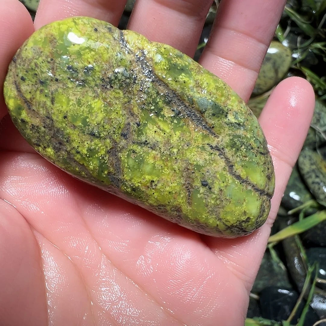 蛇纹石玉合金珠宝奇石云**清