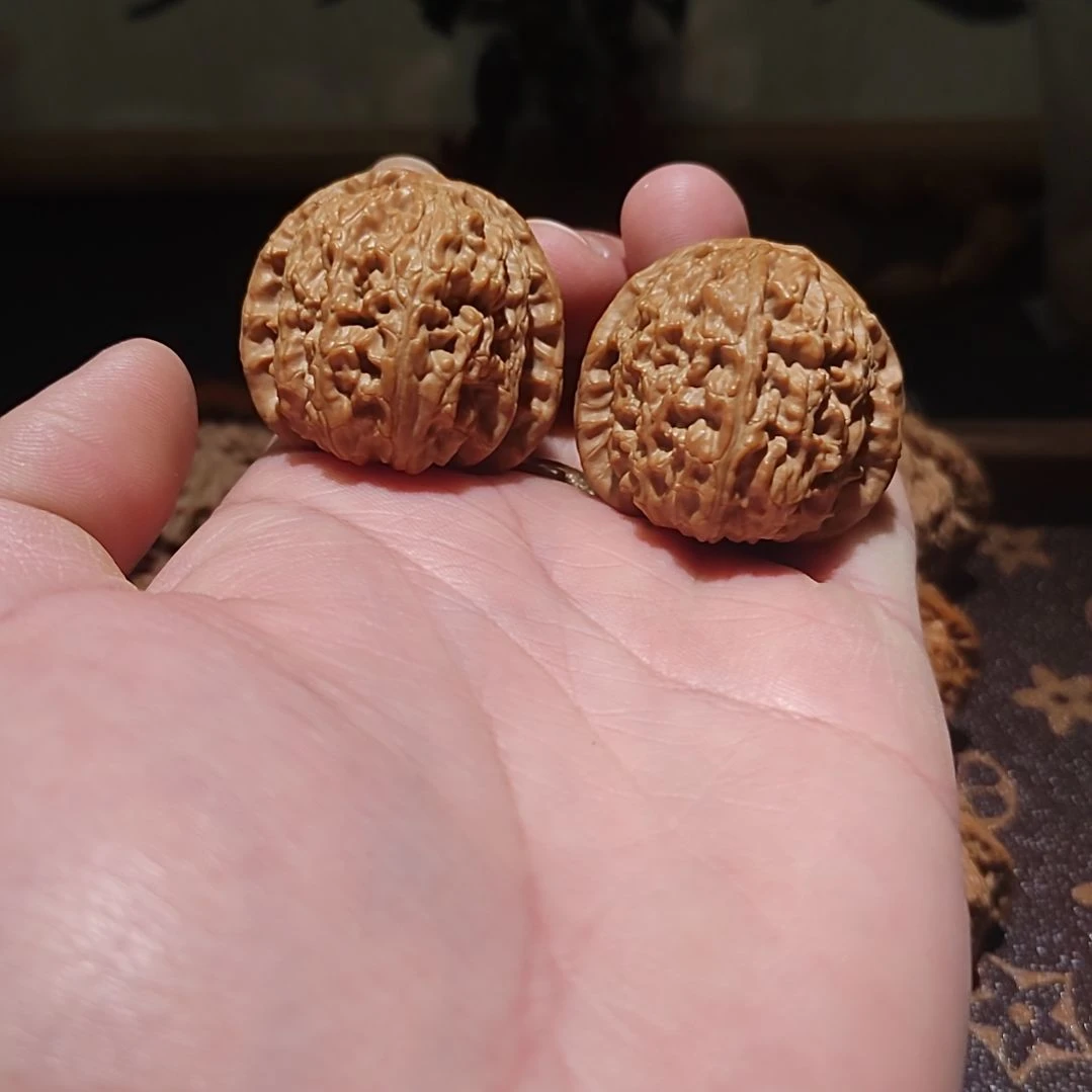 文玩核桃吊坠38白狮子