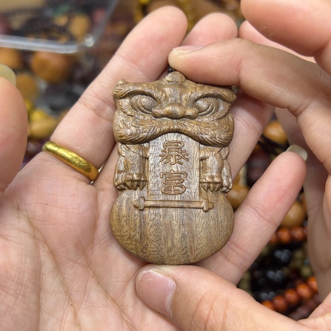 维腊木（绿檀）无事牌