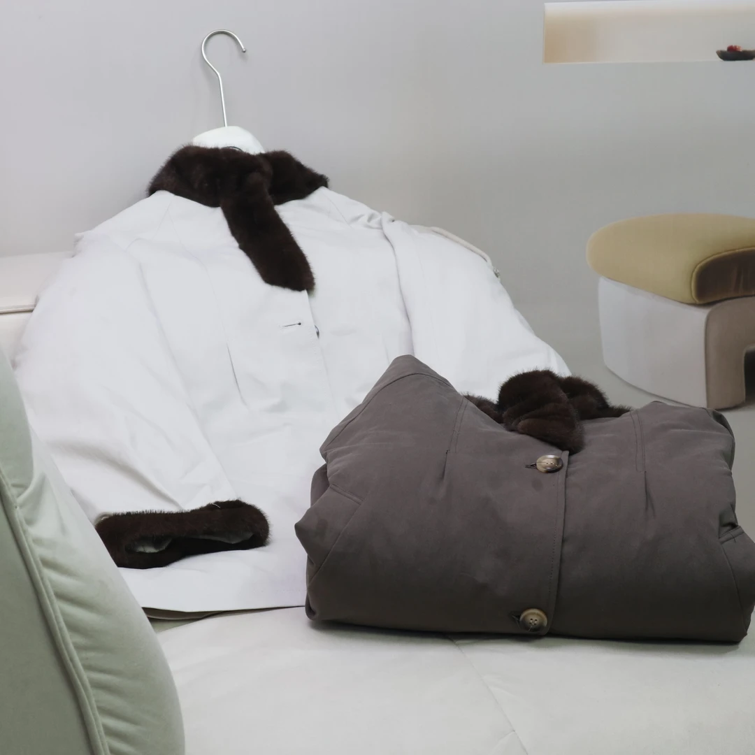 【13292】高品质原创设计两色百搭羽绒服瑞