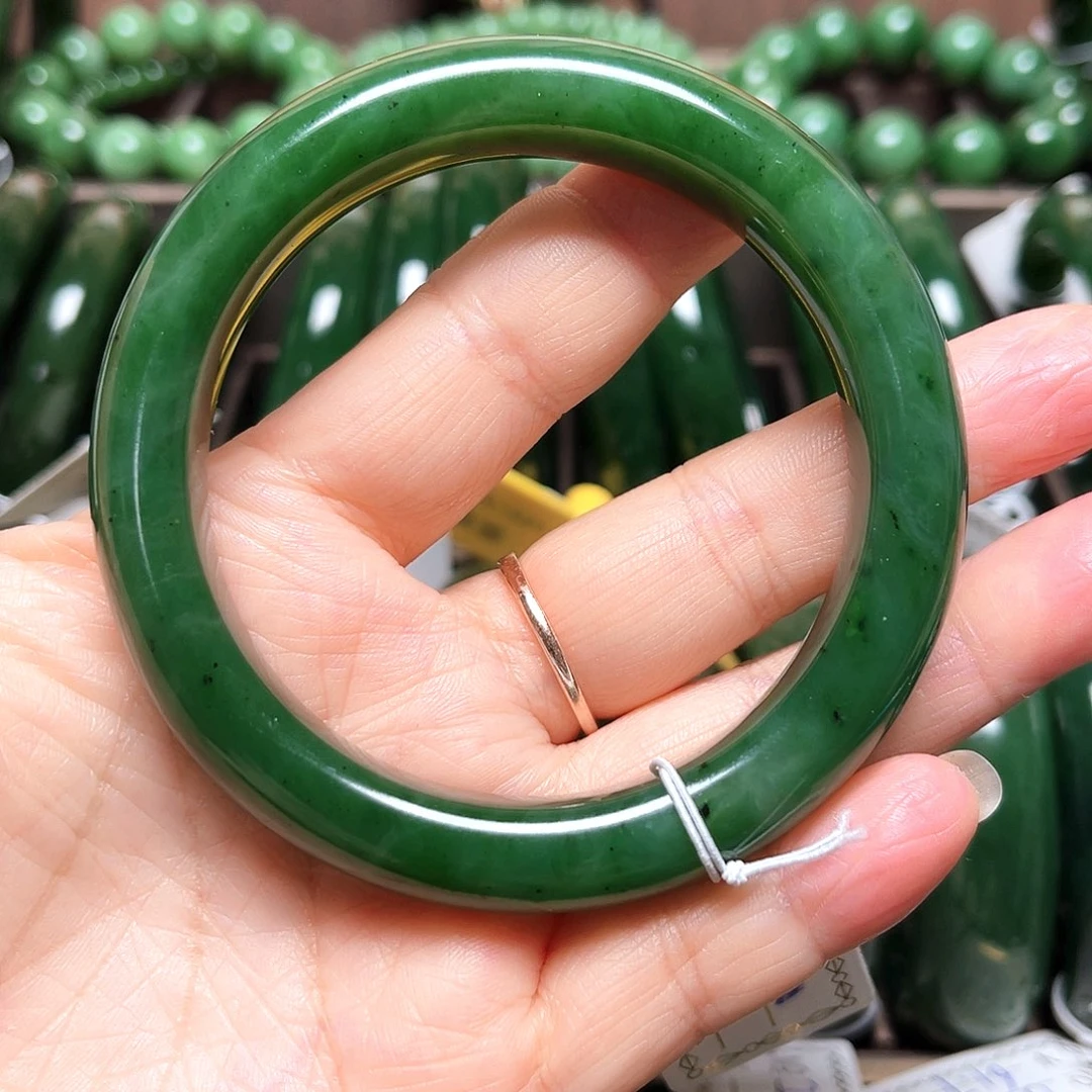 和田玉（碧玉）未镶嵌手镯