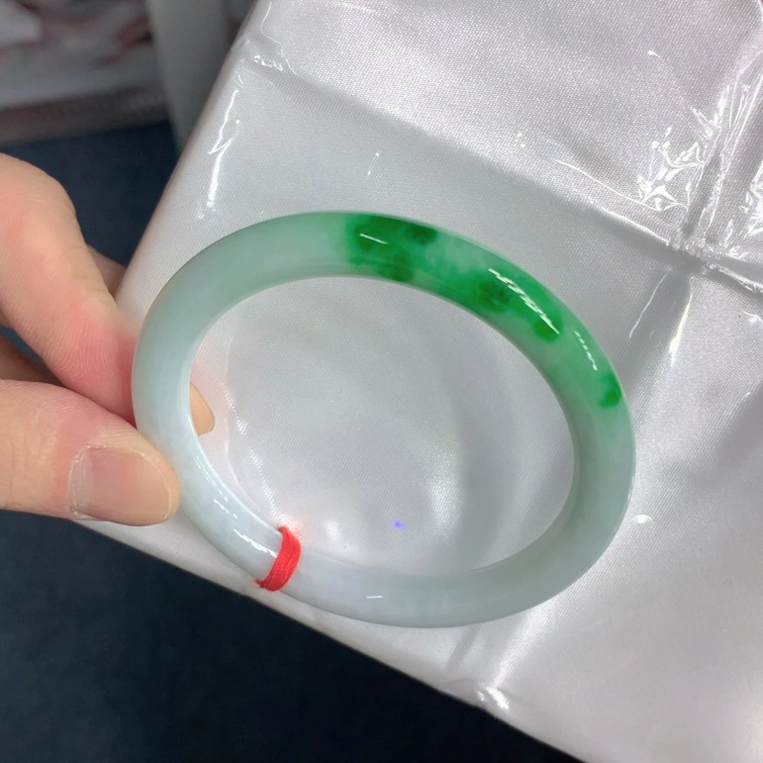 翡翠手镯（圆镯）未镶嵌翡翠