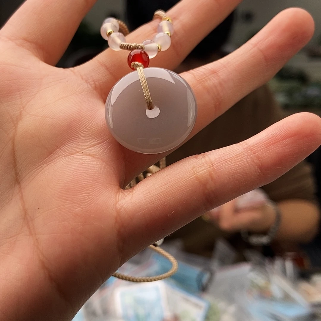 和田玉未镶嵌颈饰颜色多样性发拍一发一