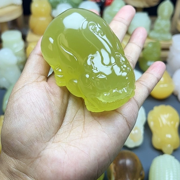 玉石雕刻品碧玺（处理）子*鱼