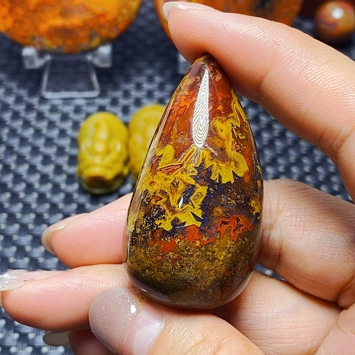 玛瑙/玉髓颈饰未镶嵌潘*鸣