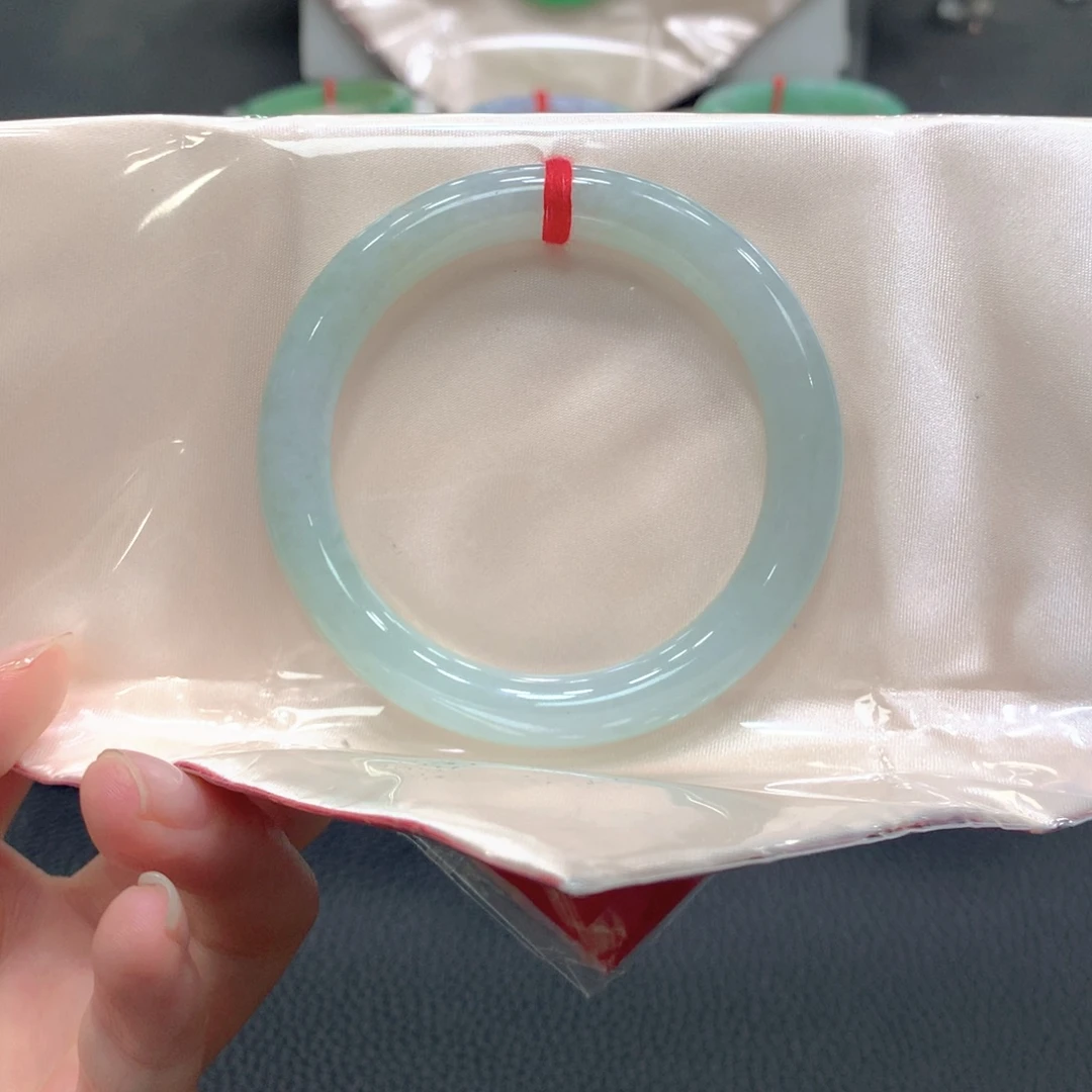 翡翠未镶嵌手镯25