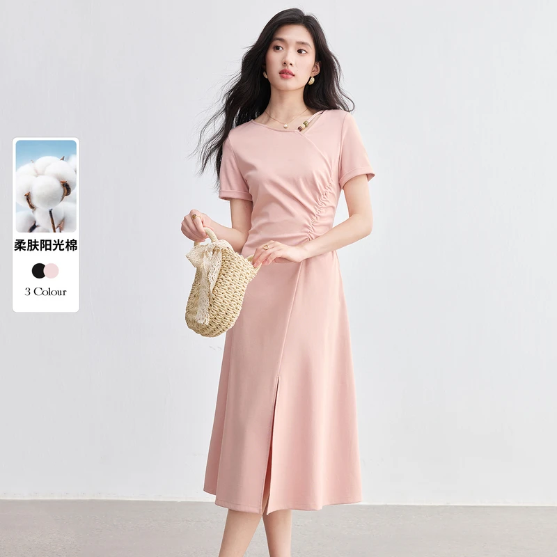 尚都比拉弧形捏褶通勤撞色串珠细带斜领下摆开叉A字连衣裙J2092