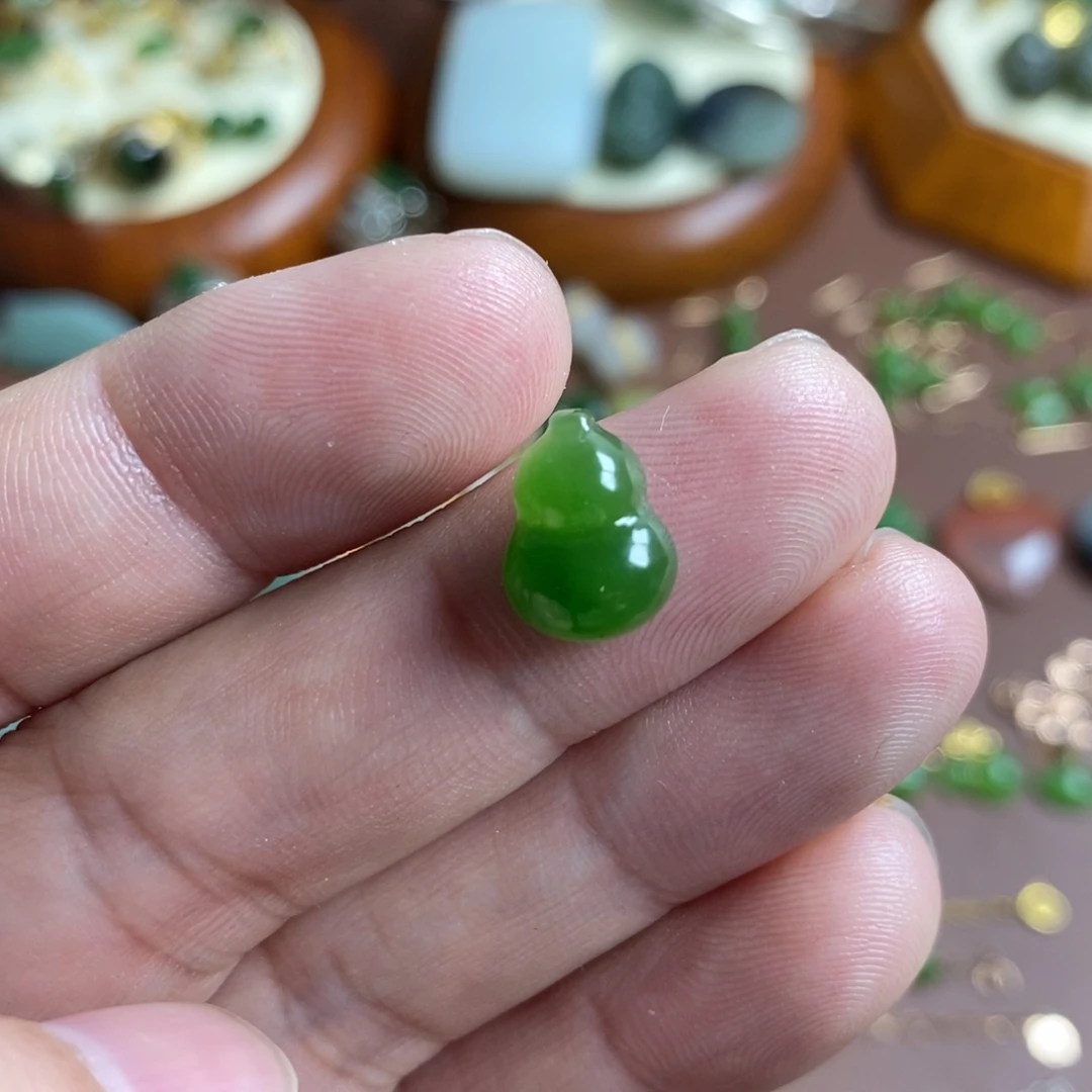 和田玉颈饰未镶嵌扣***豆