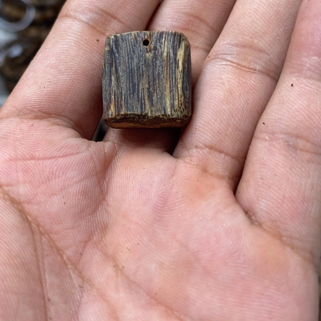 沉香沉香碎屑2.2克