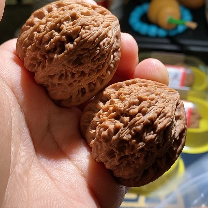 【闪购商品】吊坠文玩核桃绣球