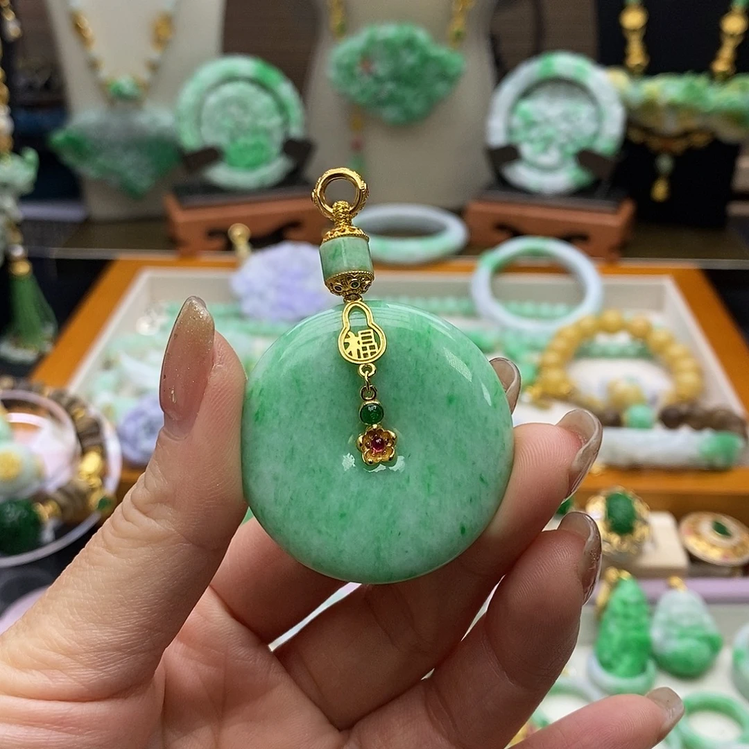翡翠未镶嵌颈饰天然