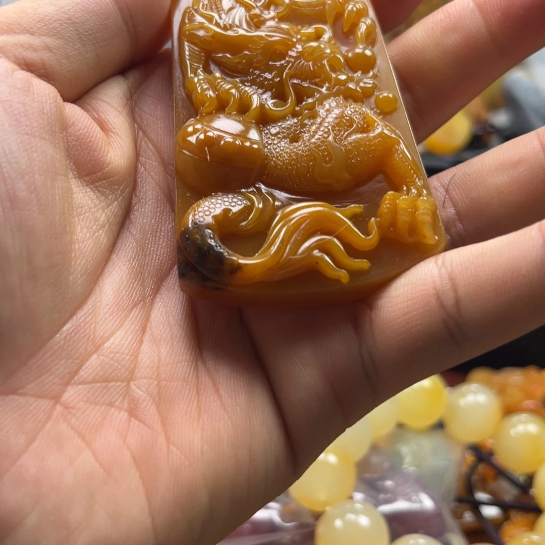 石英质玉（黄龙玉）未镶嵌黄龙玉