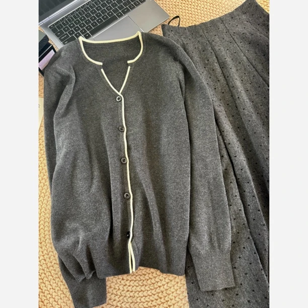 “休闲日记” 叠穿神奇V字撞色休闲针织羊毛开衫外套