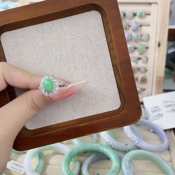 翡翠未镶嵌颈饰天然翡翠Ａ货