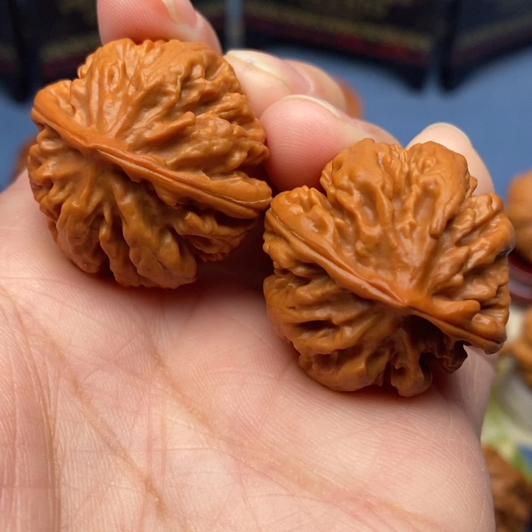 J***。把件文玩核桃赤焰龙头