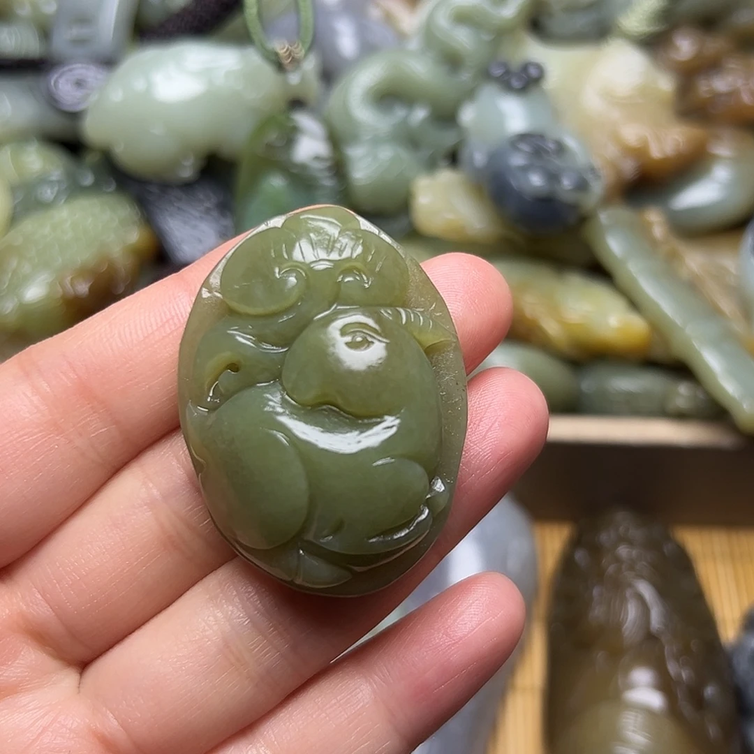 和田玉未镶嵌挂件