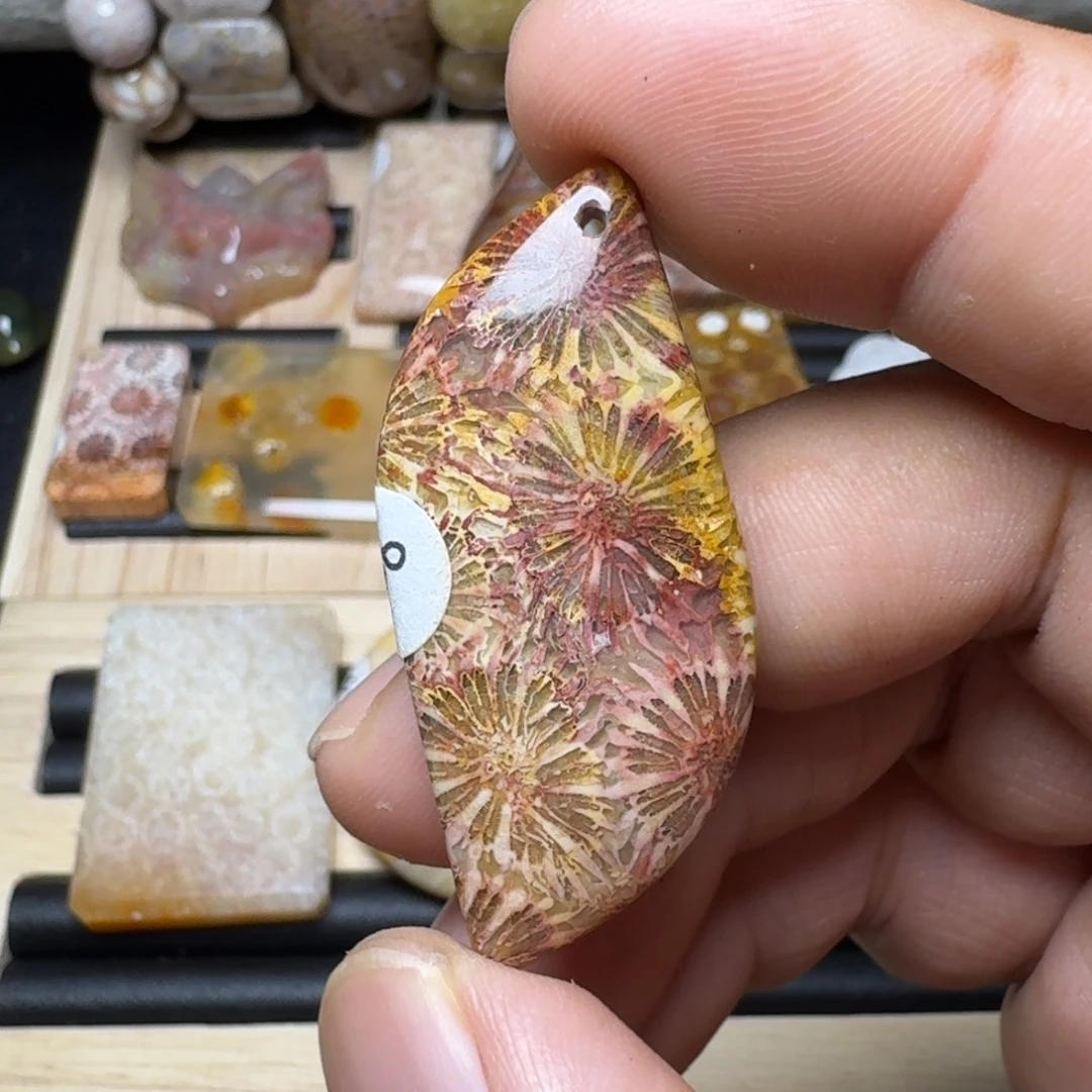 硅化玉未镶嵌纯天然色有机玉石保真色