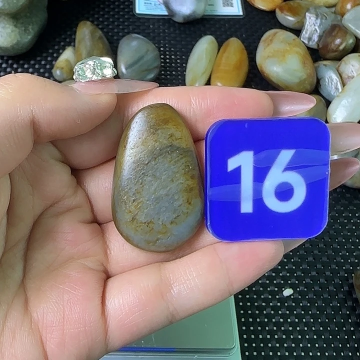 未镶嵌和田玉（糖玉）挂件