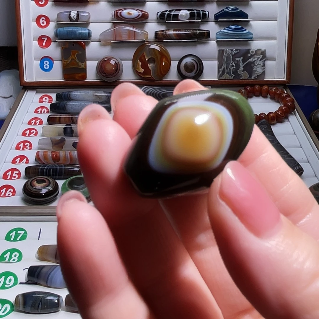 A***泉玛瑙未镶嵌吊坠玛瑙珠