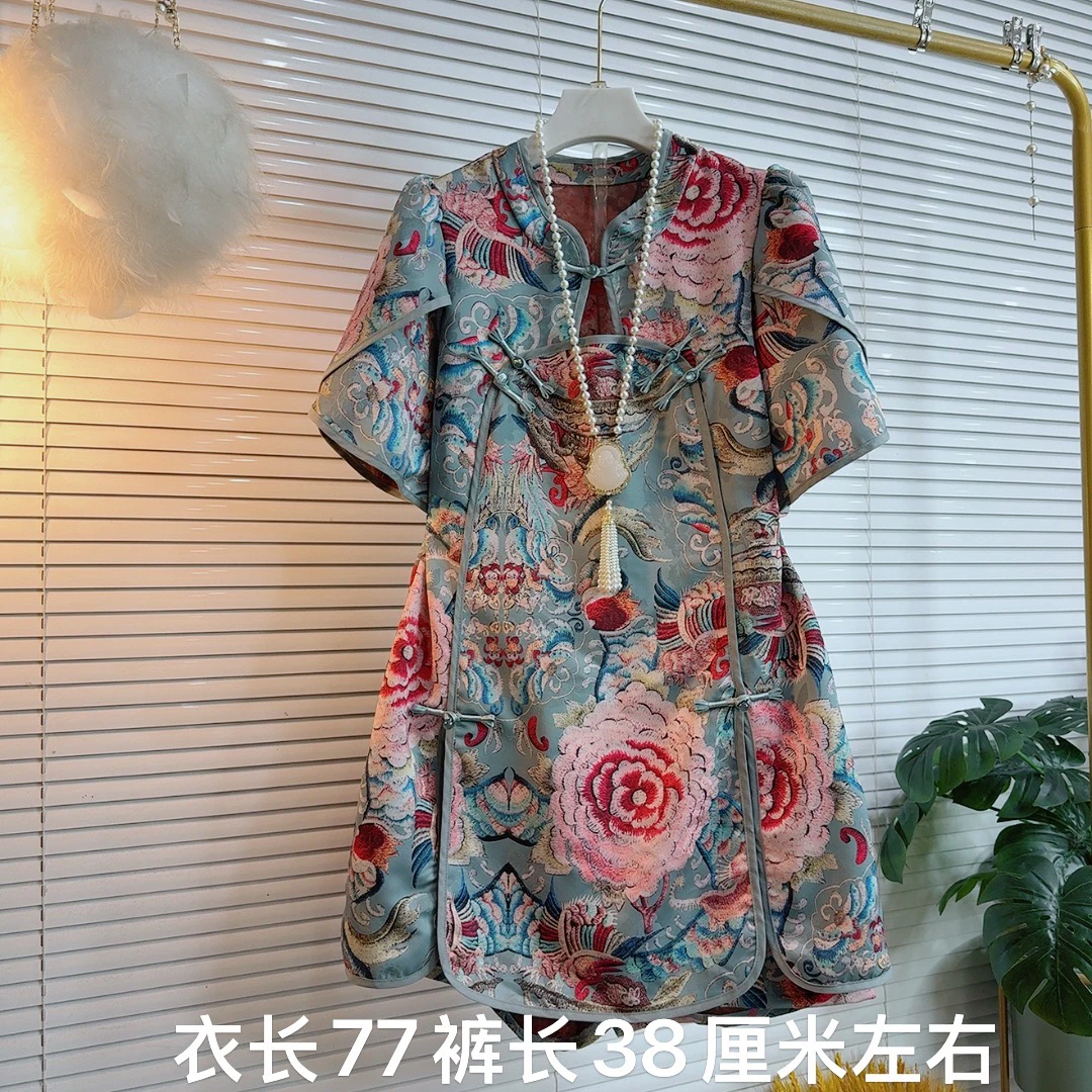 胖MM时尚新款减龄国潮风开叉遮肉上衣松紧腰短裤两件套