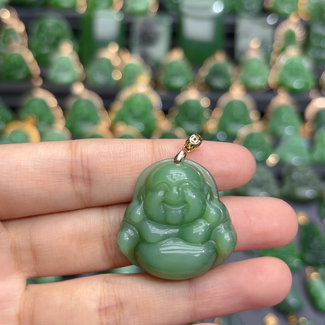 颈饰18K金镶嵌和田玉（碧玉）