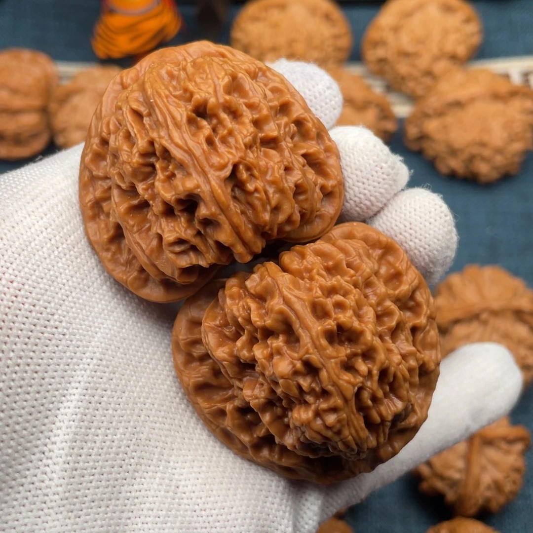 ****️文玩核桃把件45全品毕业三角疆