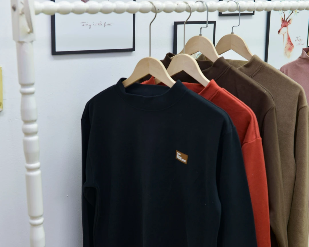 春秋男士澳绒发热纤维百搭中圆领长袖贴身打底衫宽松版半高领