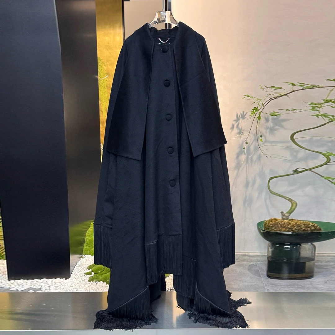 设计师品牌MARKGONG 25秋冬黑色重工流苏拼接斗篷大衣