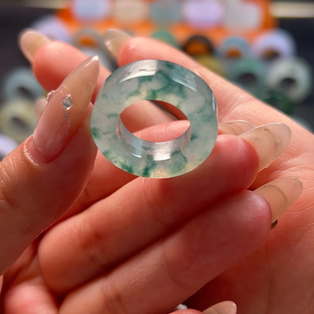定制翡翠未镶嵌戒指