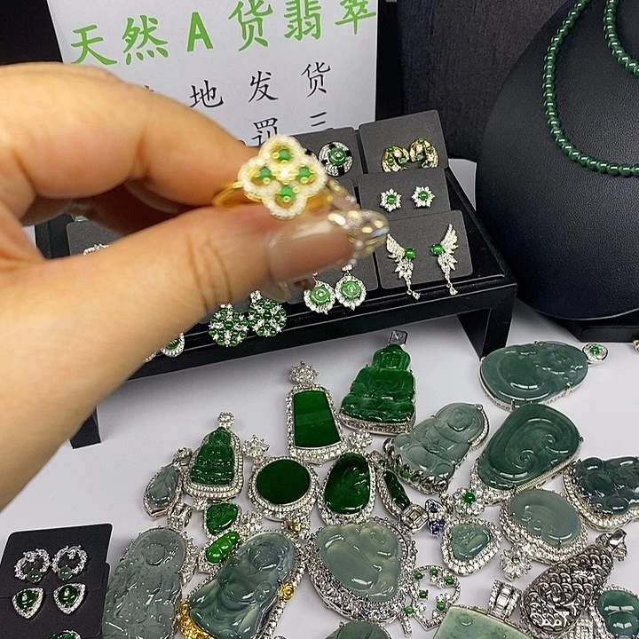 翡翠未镶嵌耳饰翡翠未镶嵌戒指