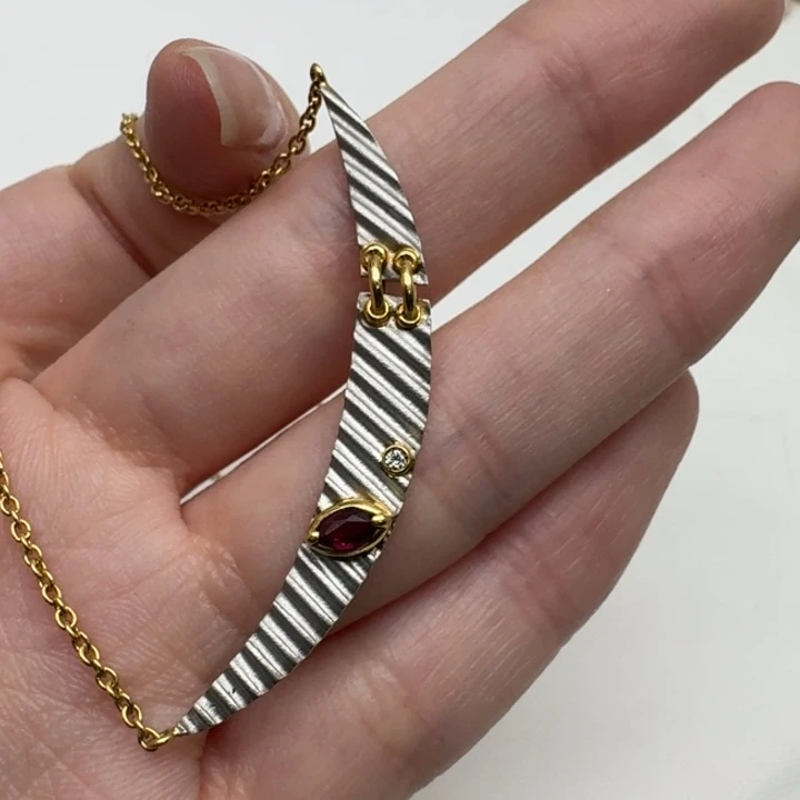 颈饰未镶嵌红宝石成品