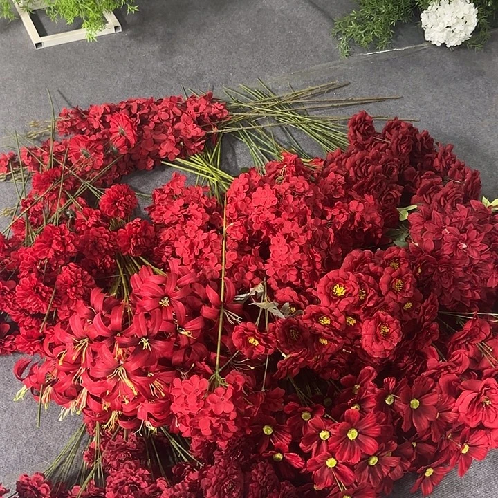 200支红色系仿真花材