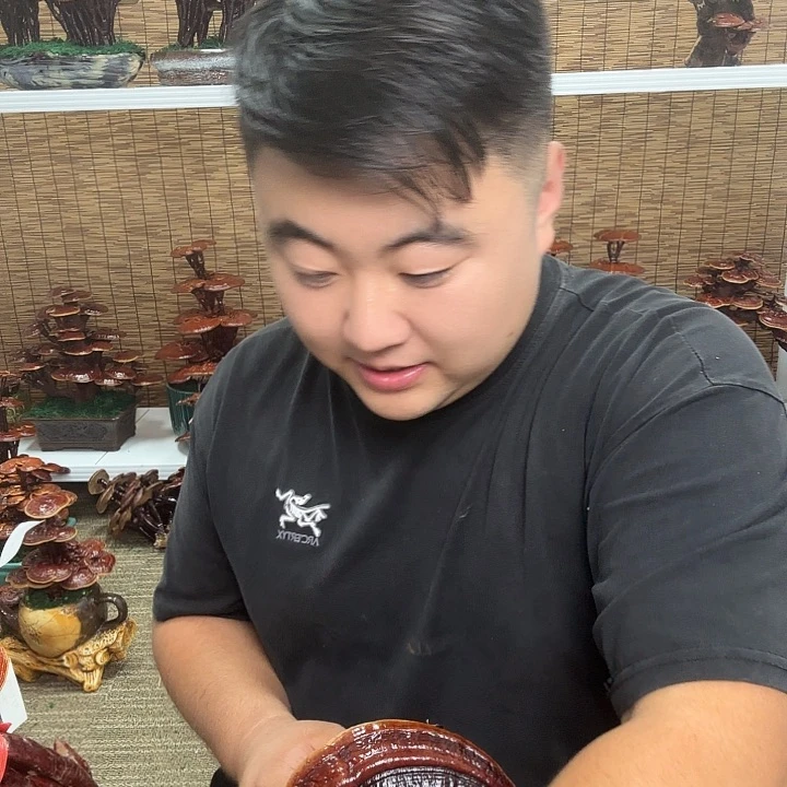 无花朵兵*灵芝花开了