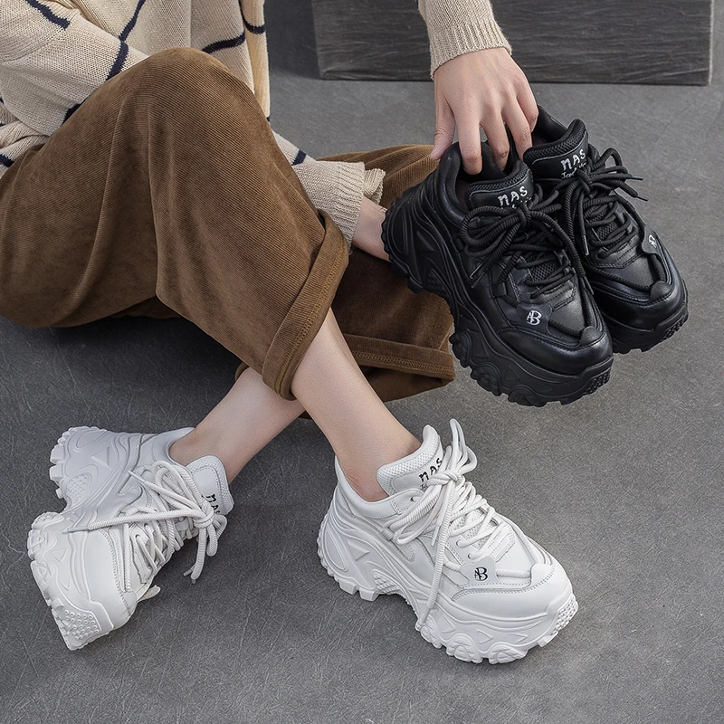 杰骤黑色冬季新款轻奢纯色韩版厚底老爹鞋舒适百搭时尚休闲潮女鞋