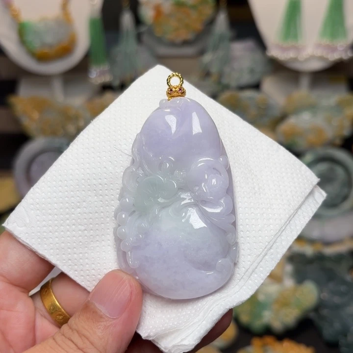 翡翠未镶嵌颈饰吊坠