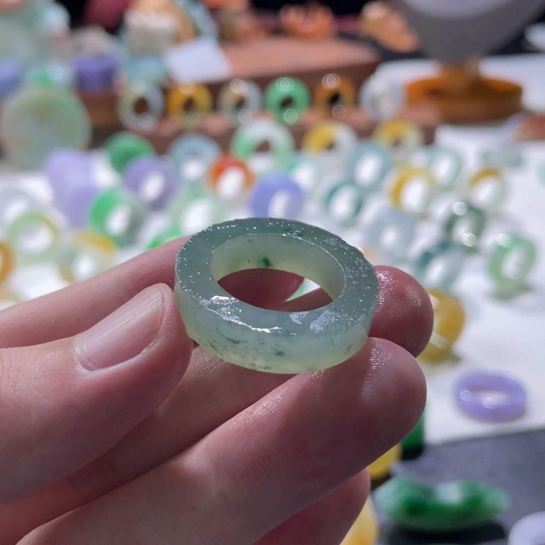 陆***髦定制翡翠未镶嵌翡翠