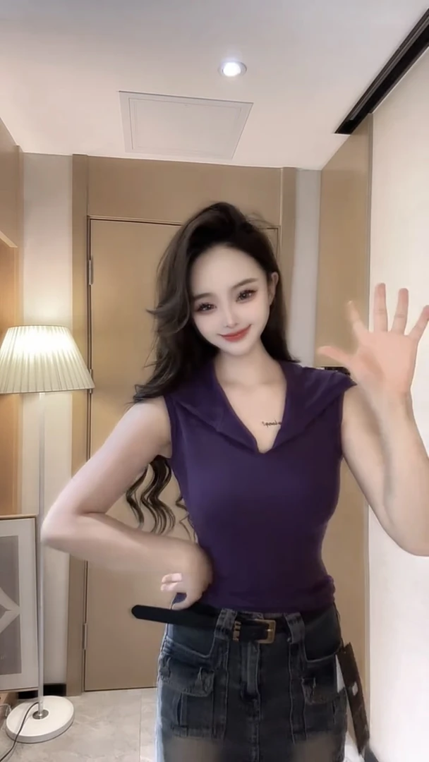 设计感无袖背心T恤女2025夏季新款修身显瘦短款气质外穿上衣