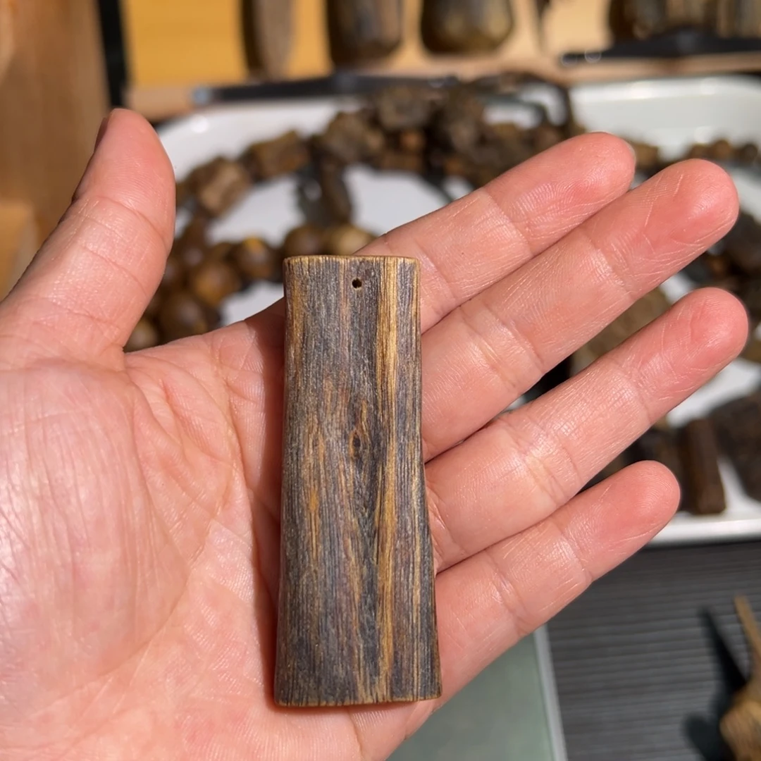 沉香碎屑沉香绿棋楠素牌块料6.1克