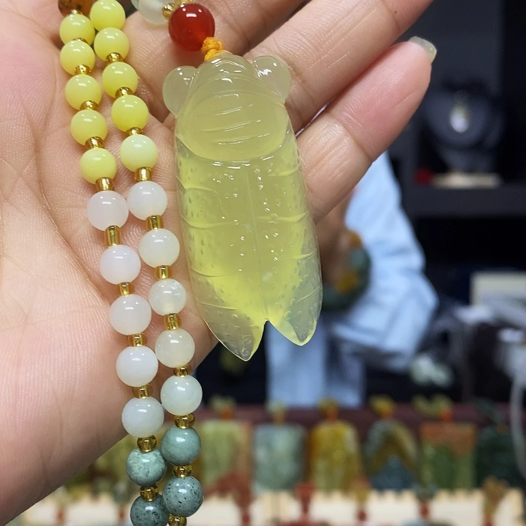 岫玉未镶嵌挂件吊坠