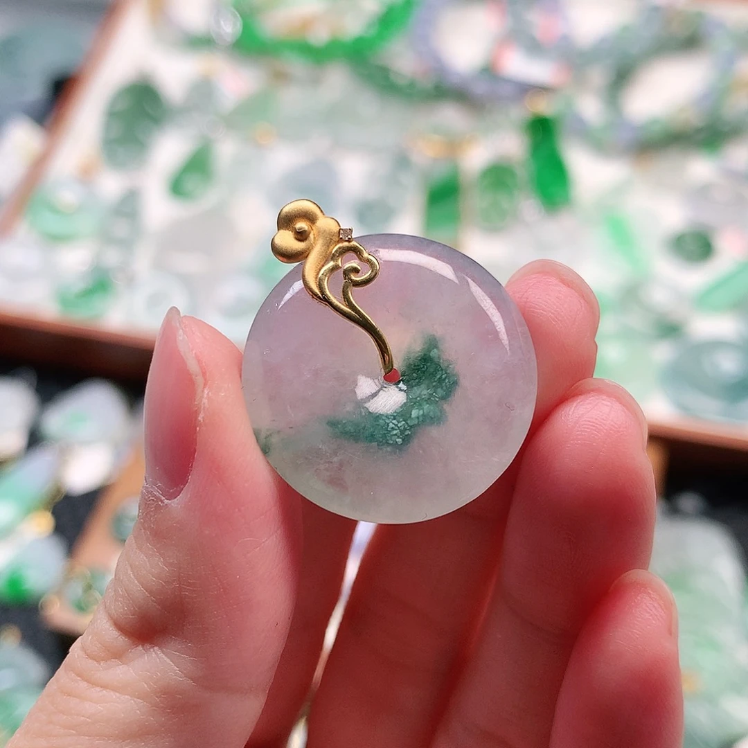 套链未镶嵌翡翠挂件