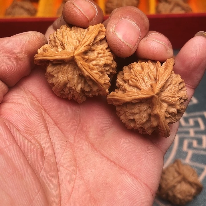 文玩核桃吊坠一图一物