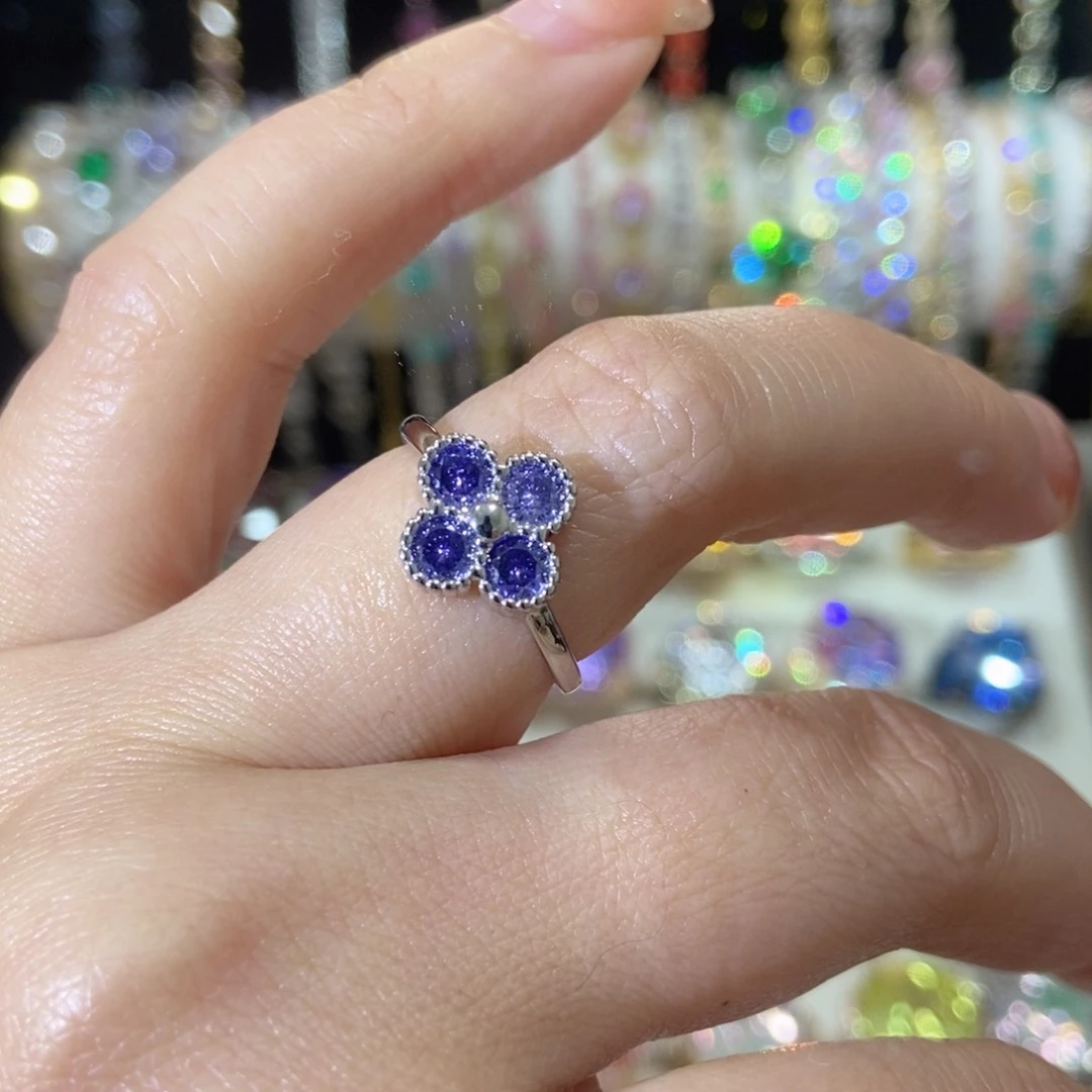 66锆石（处理）戒指