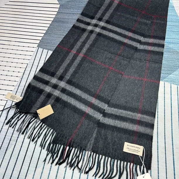 未使用 BURBERRY/博柏利 Burberry黑灰格纹围巾