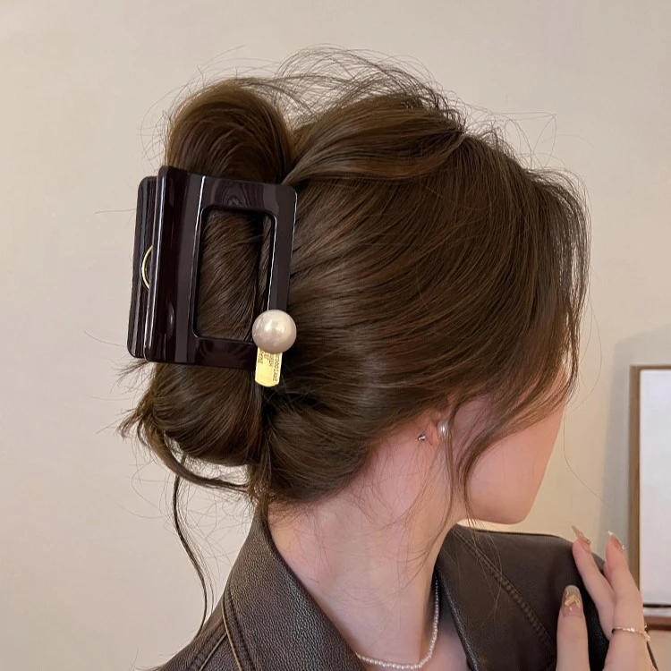 方形珠珠金标抓夹女高级感秋冬鲨鱼夹2025新款后脑勺发夹盘发头饰