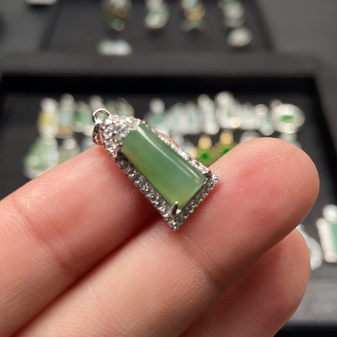 翡翠银S925镶嵌颈饰