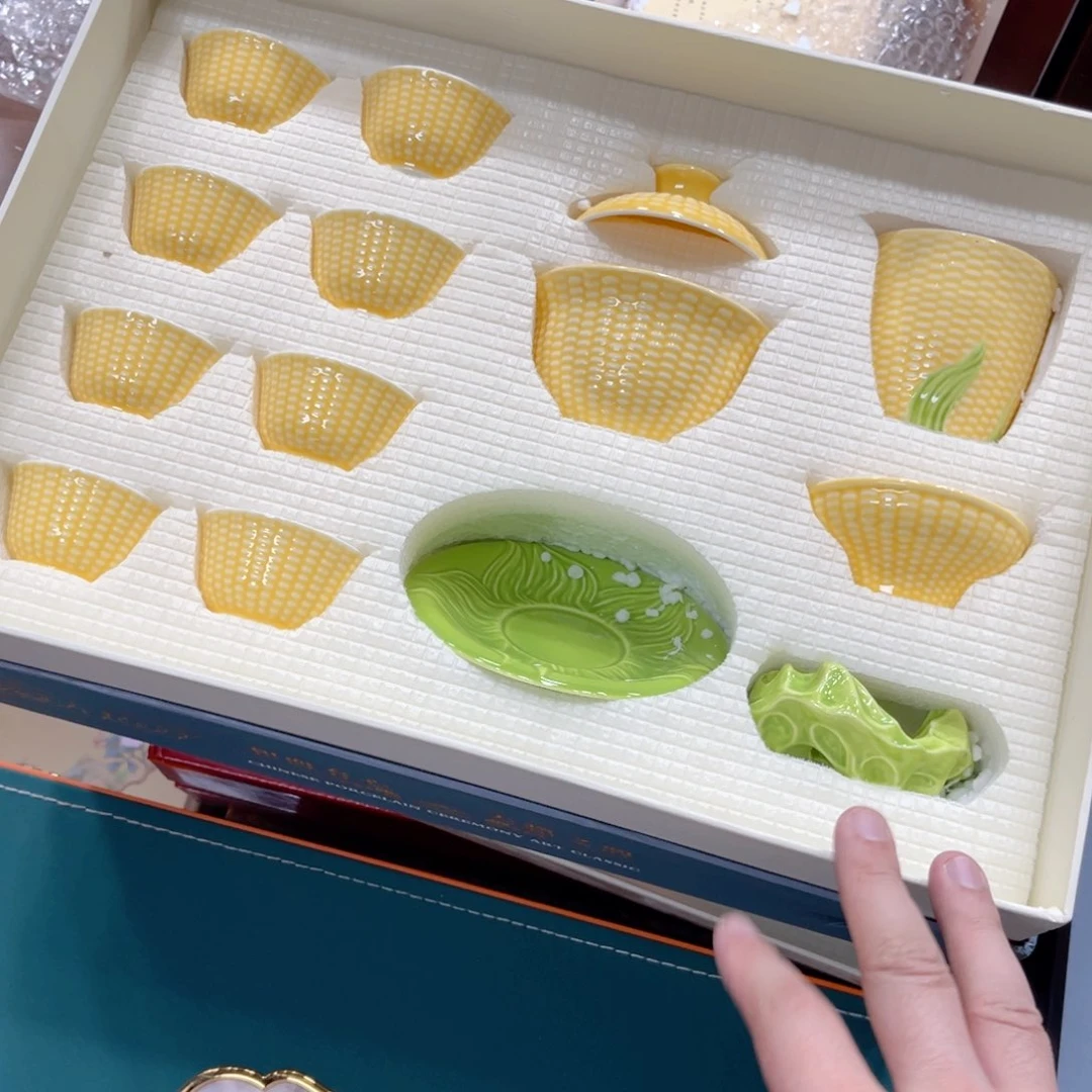 孤品茶具套装等。          